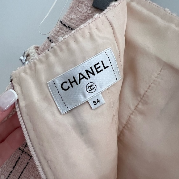 Authentic CHANEL Skirt - Size 34 - Like New - Picture 6 of 9